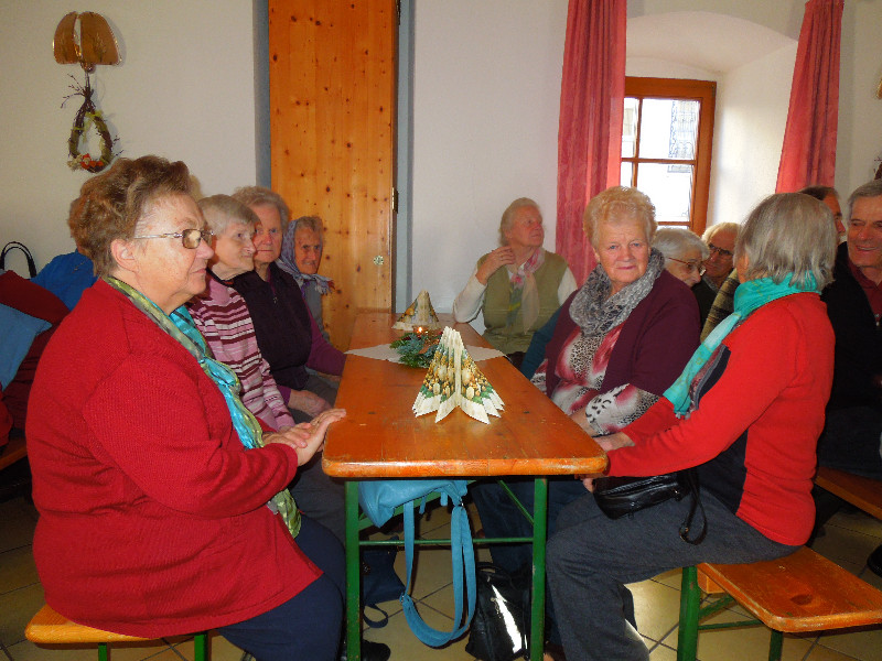 Die Senioren waren von den Gedichten und den gesanglichen Darbietungen begeistert. 