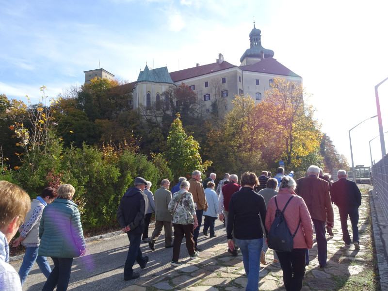 Im Hintergrund das Schloss Persenbeug
